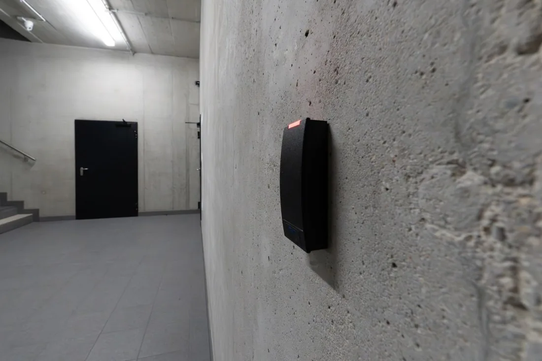 Access control reader and terminal