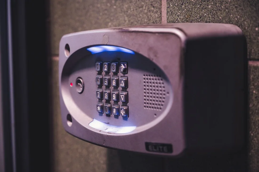 Security alarm system device